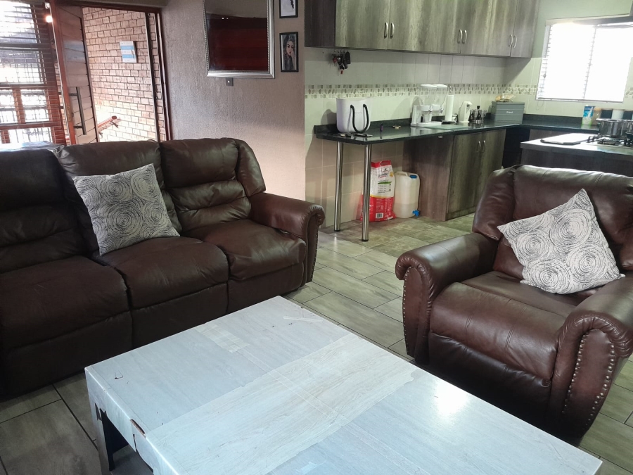 3 Bedroom Property for Sale in Geelhoutpark North West